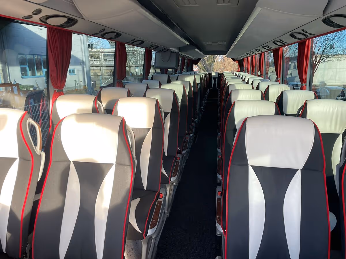 Bus von innen fotografiert von DAN-Reisen Öhringen